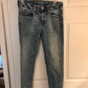 Light wash American Eagle Jeans